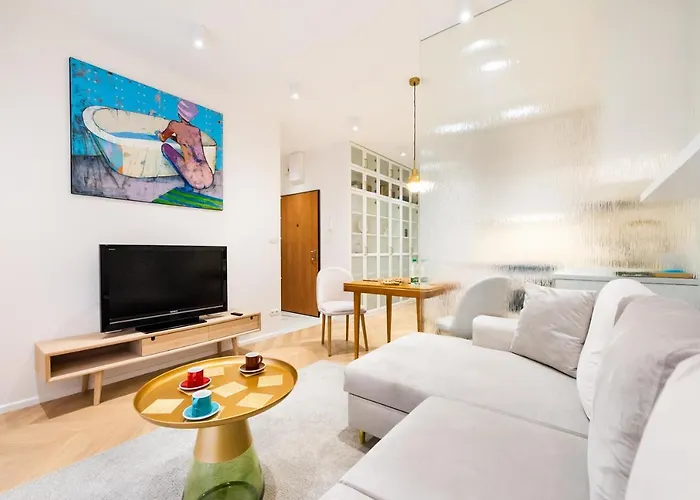Eko Park Abdank White Apartment