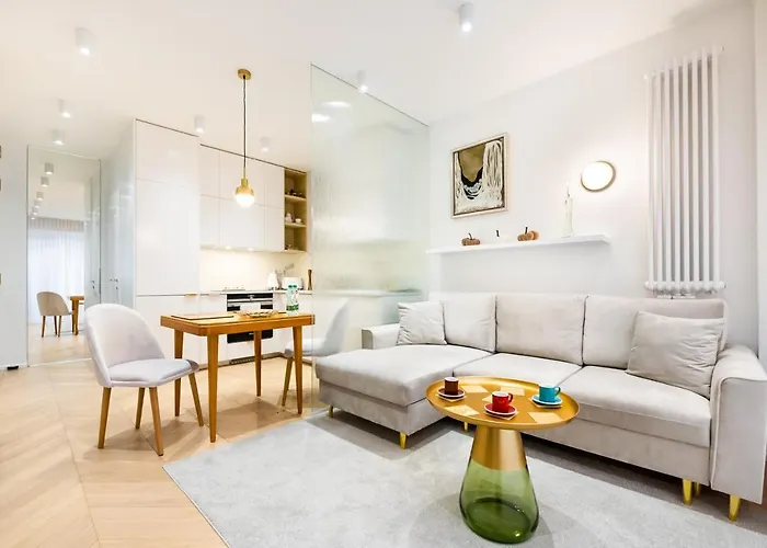 Eko Park Abdank White Apartment