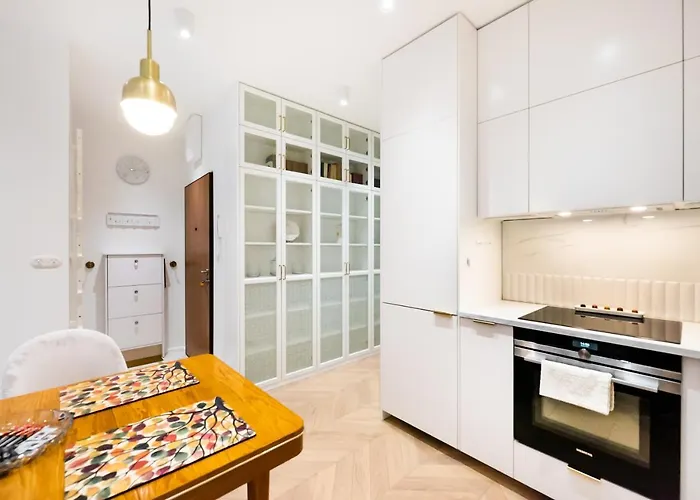 Eko Park Abdank White Apartment