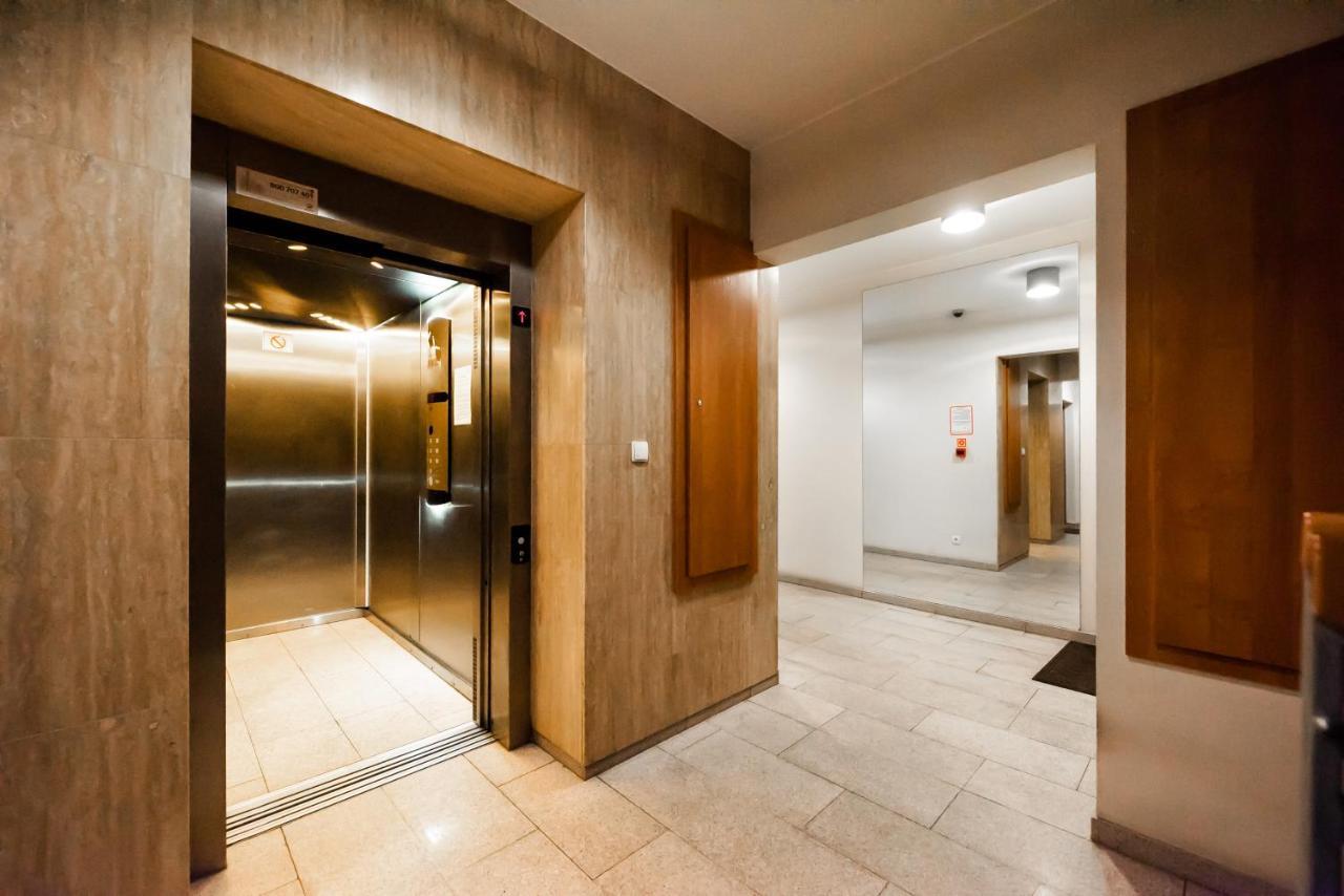 Apartment Eko Park Abdank White