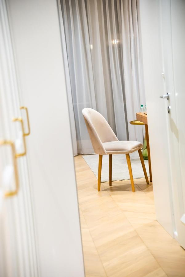Apartment Eko Park Abdank White